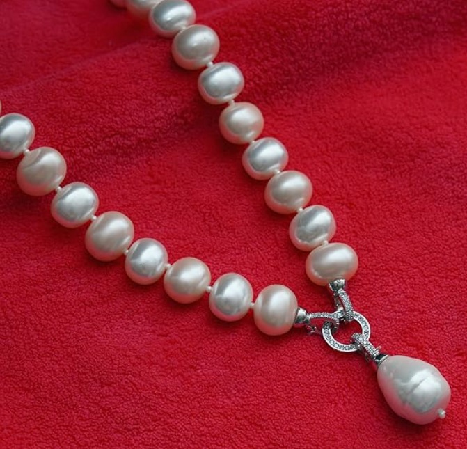 KRySt Sweet Surprise: Elegant Fusion Necklace with Egg-Shaped Shell Pearl Necklace with Detachable Locket - Image 2